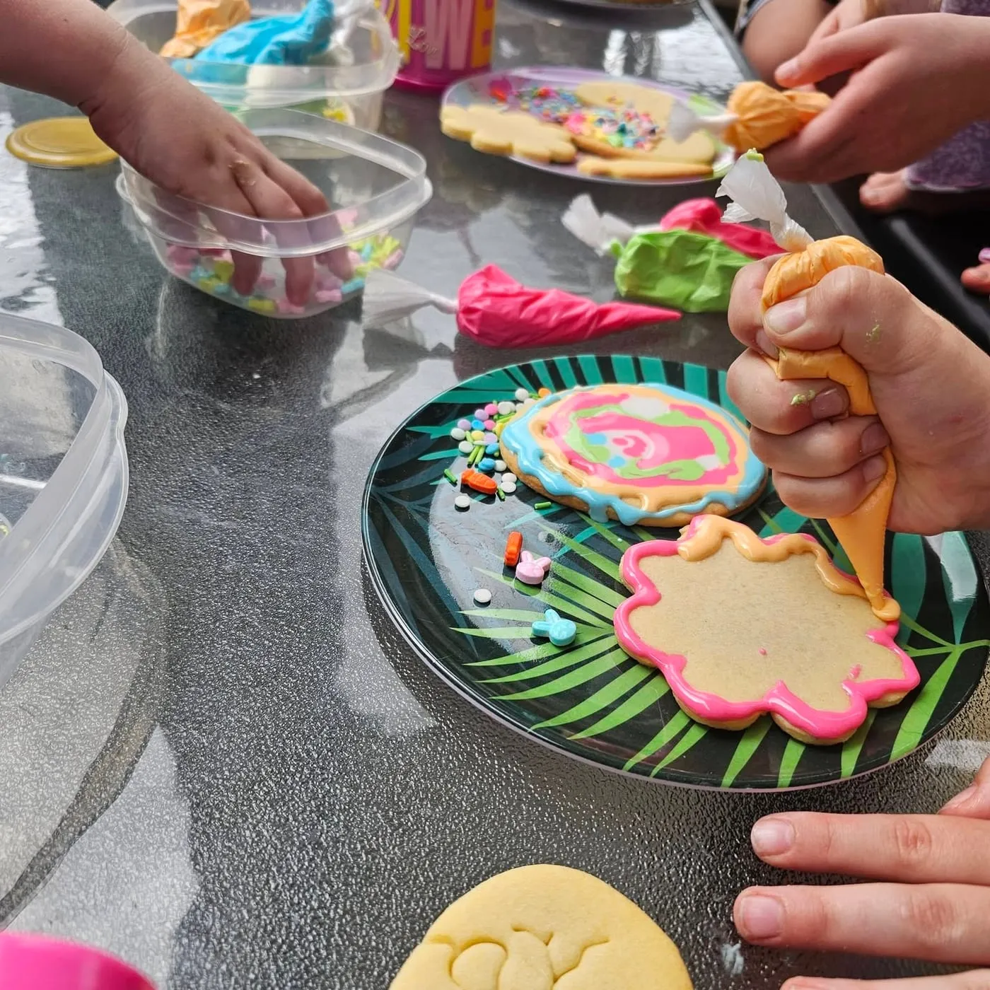 Piping bags in small hands