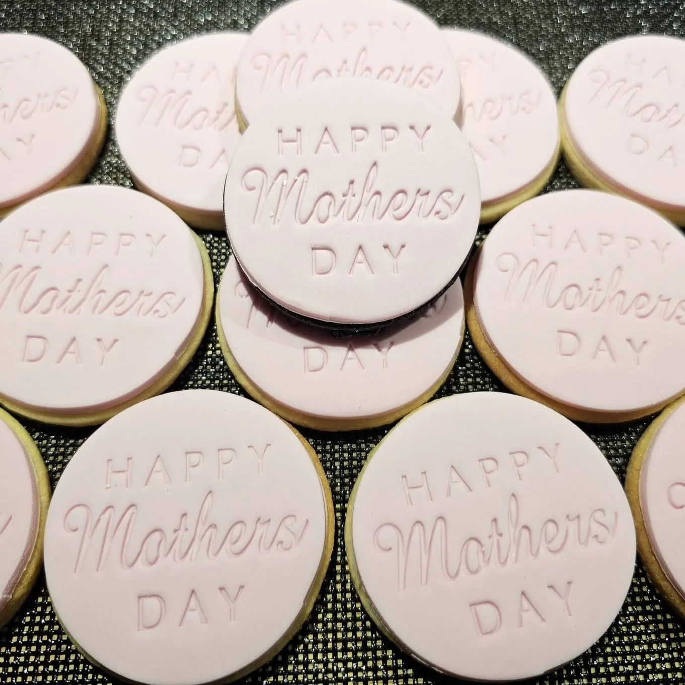 Blush Mother's Day rounds
